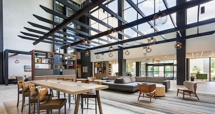 Holiday Inn Roanoke Airport – Conference CTR by IHG