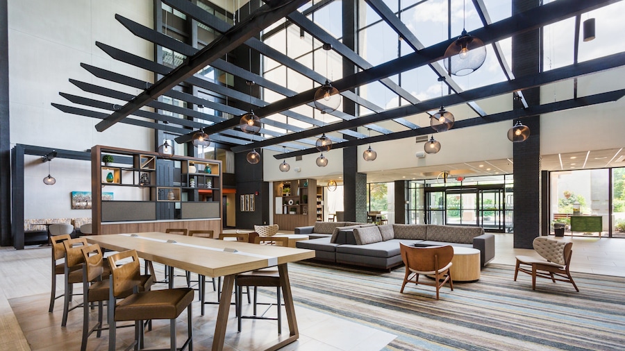 Holiday Inn Roanoke Airport – Conference CTR by IHG