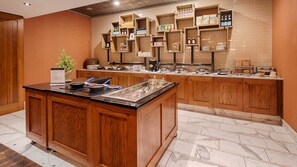 Bữa sáng nấu theo yêu cầu hàng ngày với phụ phí nhỏ 