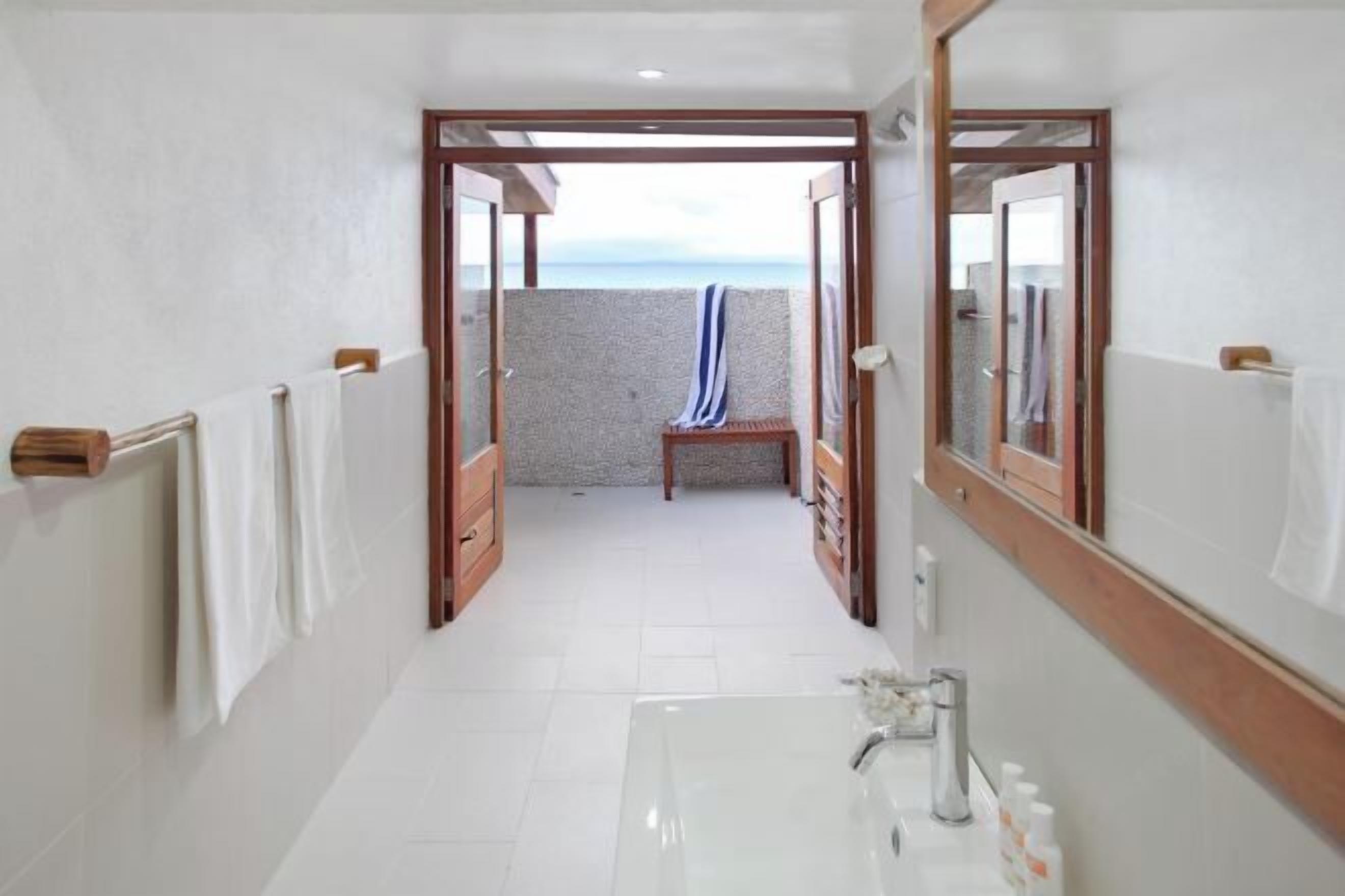 浴室 | 淋浴设施、免费洗浴用品、吹风机、毛巾