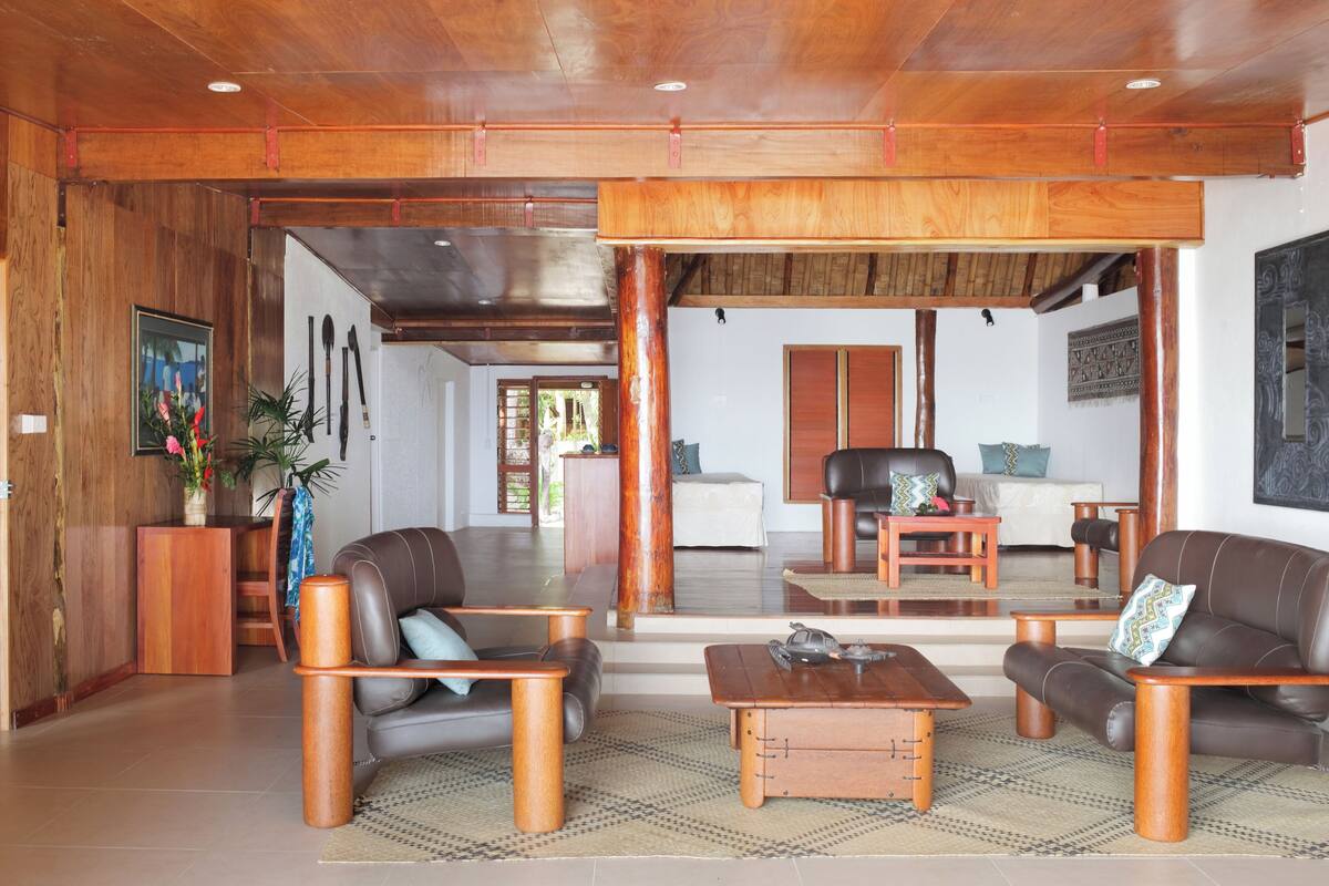 family villa, 3 bedrooms, ocean view | living area