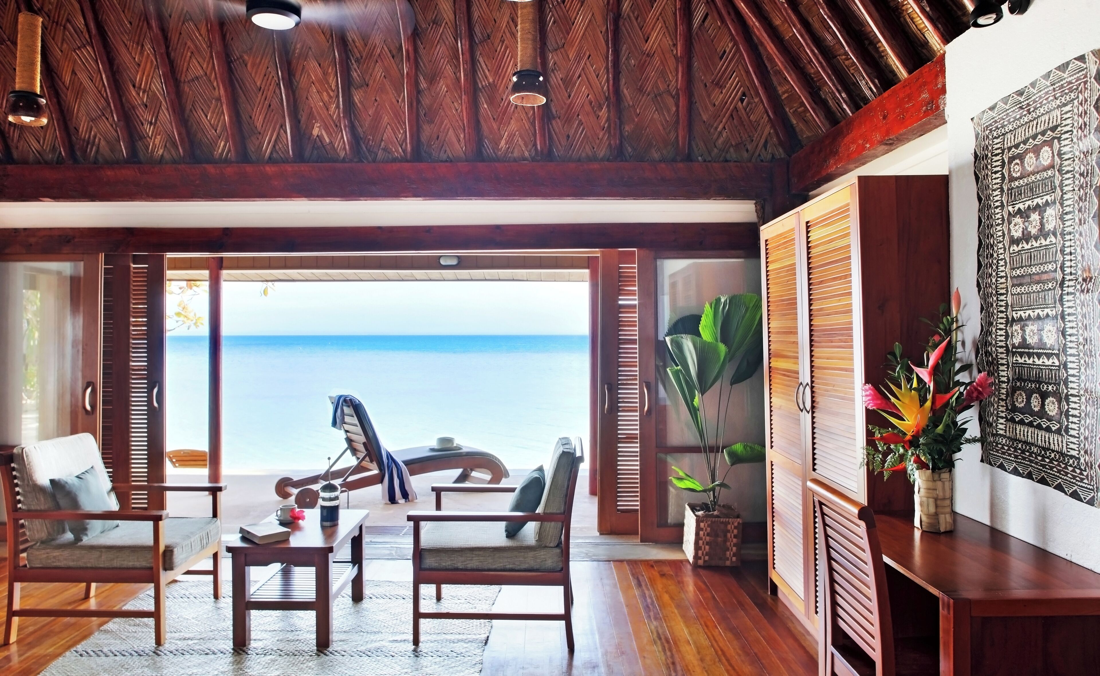 Premium Double Room, Ocean View, Beachfront | Living area