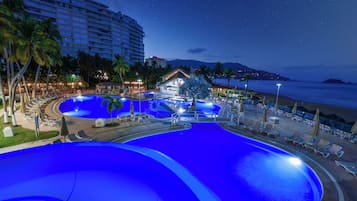 Outdoor pool, open 9 AM to 8 PM, sun loungers