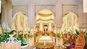 مطعم