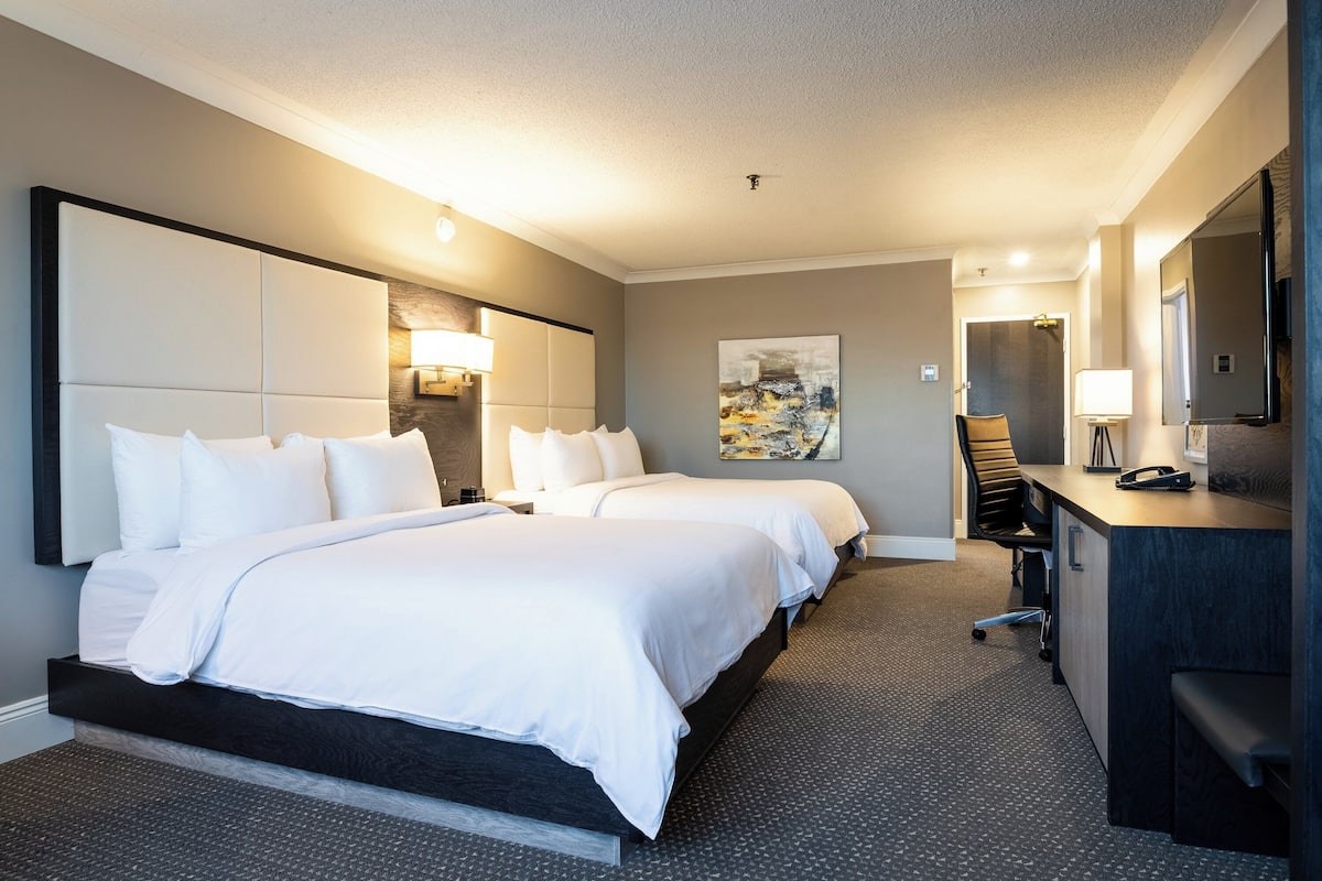 Premium bedding, pillowtop beds, in-room safe, desk