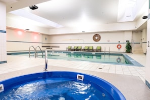 Indoor pool, sun loungers