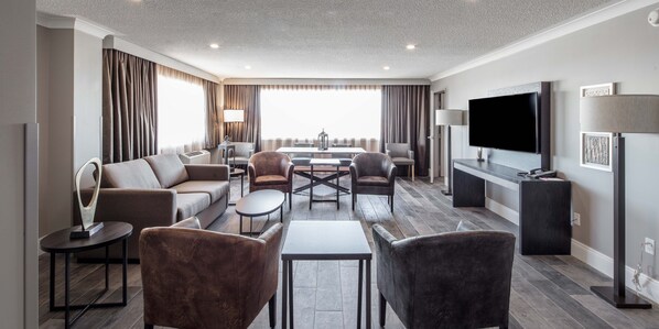 One King Bed Executive Suite Nonsmoking | 1 bedroom, premium bedding, pillowtop beds, in-room safe