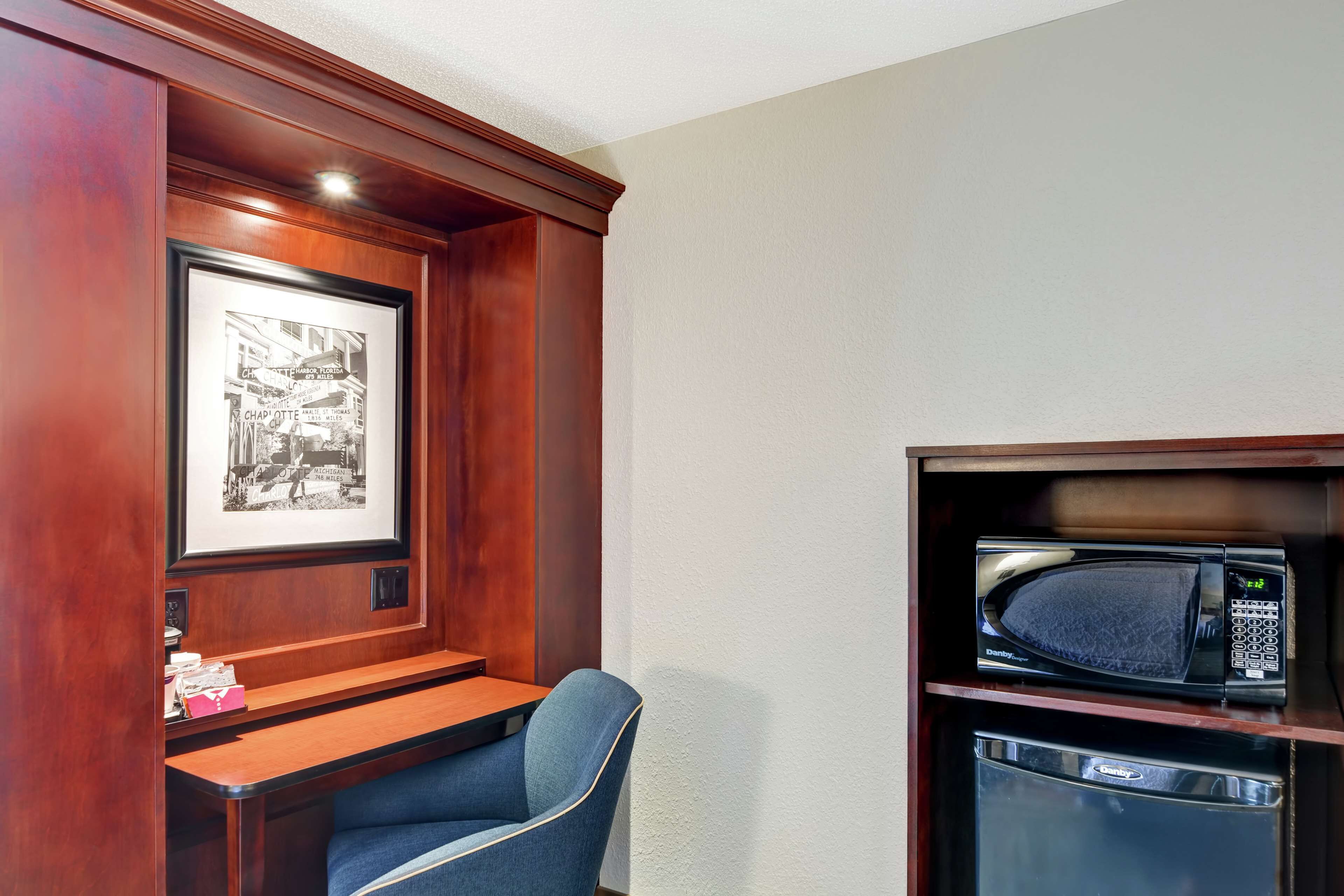 standard room, 2 double beds, non smoking | premium bedding, pillow-top beds, in-room safe, laptop workspace