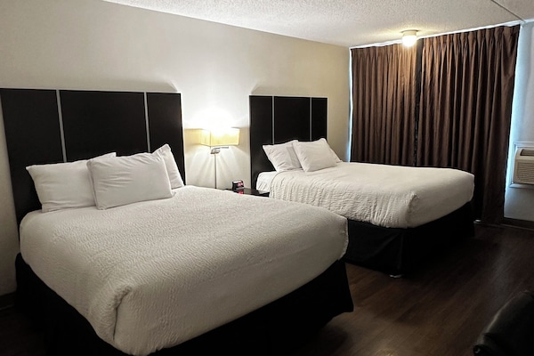 Room, 2 Queen Beds, Non Smoking (Pet Friendly)