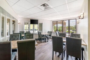 Free daily self-serve breakfast - Black Bear Inn, an Ascend Collection Hotel (Orono)