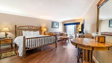 Suite, 1 King Bed, Non Smoking | Desk, iron/ironing board, free WiFi, bed sheets