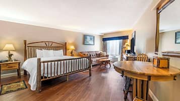 Suite, 1 King-Bett, Nichtraucher | Schreibtisch, Bügeleisen/Bügelbrett, kostenloses WLAN, Bettwäsche