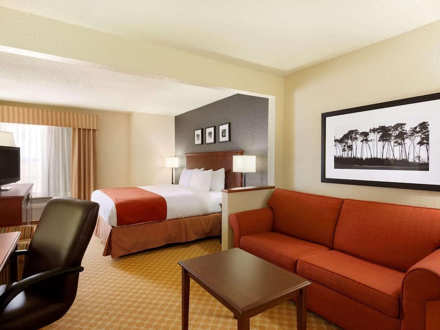 Sengetøy av topp kvalitet, safe på rommet og skrivebord