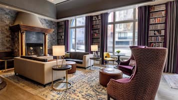 Coin salon dans le hall