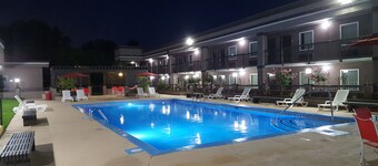 Clarion Inn & Suites Russellville I-40