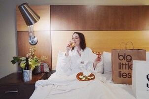 Premium bedding, in-room safe, desk, laptop workspace