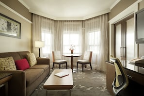 Deluxe-Suite, 1 King-Bett | Wohnzimmer