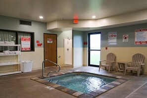Indoor pool - Quality Inn & Suites Watertown near Prairie Lakes Ice Arena (Watertown)