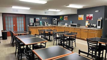 Déjeuner continental gratuit