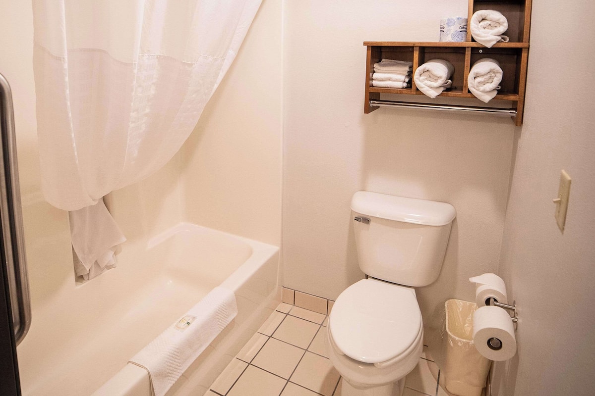 Suite, Nichtraucher | Hochwertige Bettwaren, Pillowtop-Betten, Schreibtisch