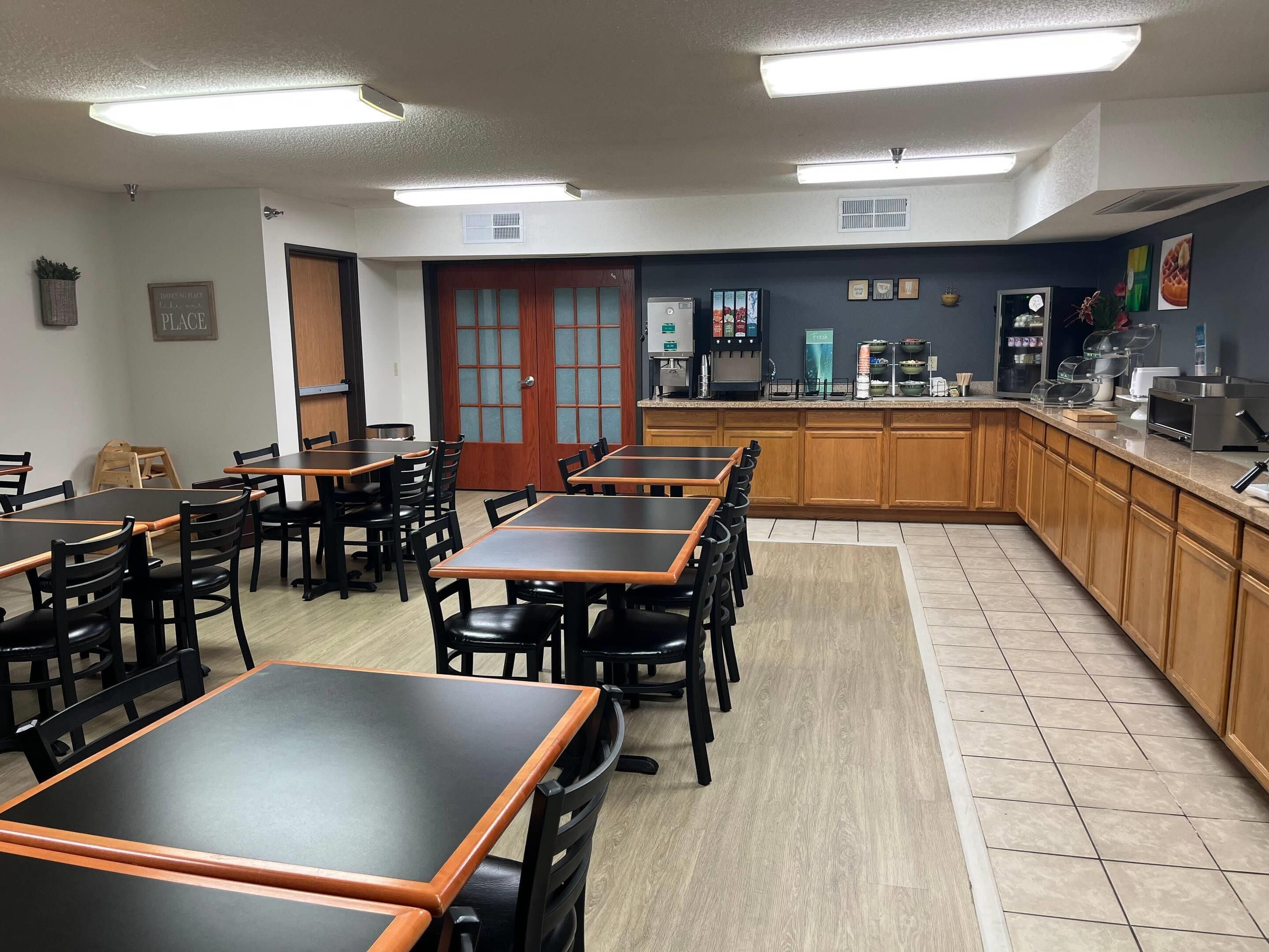Free continental breakfast 
