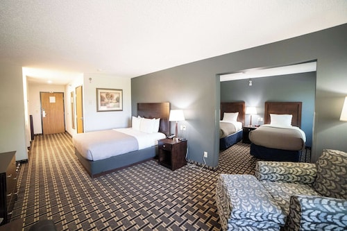 Quality Inn & Suites Watertown near Prairie Lakes Ice Arena