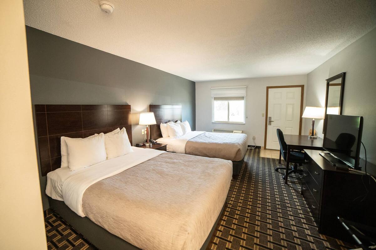 Standard Room, 2 Queen Beds, Non Smoking | Premium bedding, pillowtop beds, desk, blackout drapes