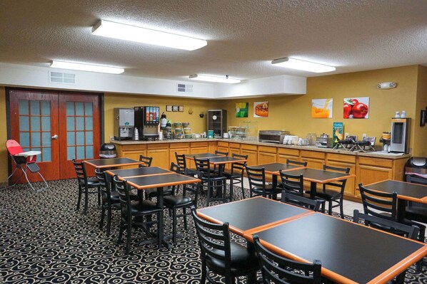 Free continental breakfast 
