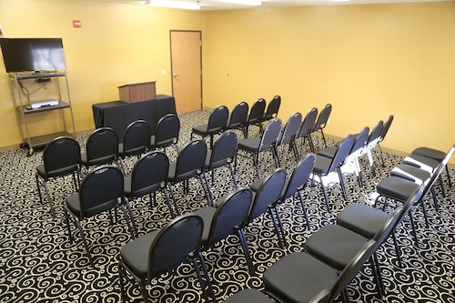 Quality Inn & Suites Watertown near Prairie Lakes Ice Arena