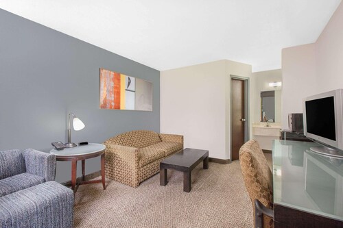 Days Inn by Wyndham Benton