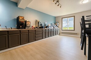 Tägliches inbegriffenes kontinentales Frühstück