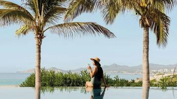 2 outdoor pools, pool cabanas (surcharge), pool loungers