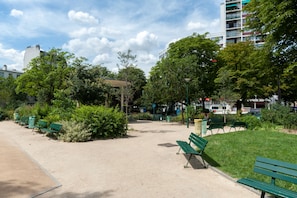Children’s play area – outdoor