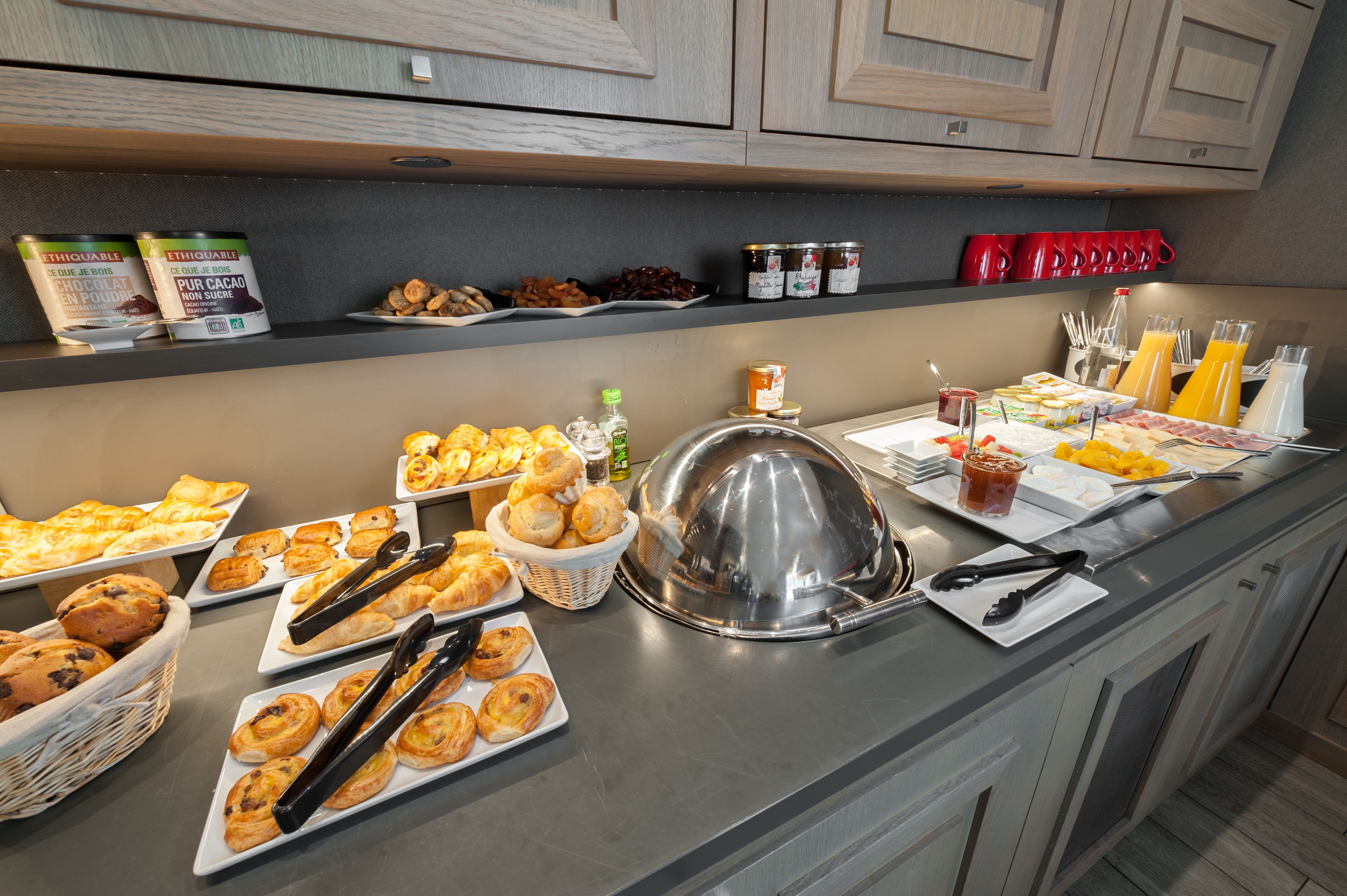 daily buffet breakfast (eur 17 per person)
