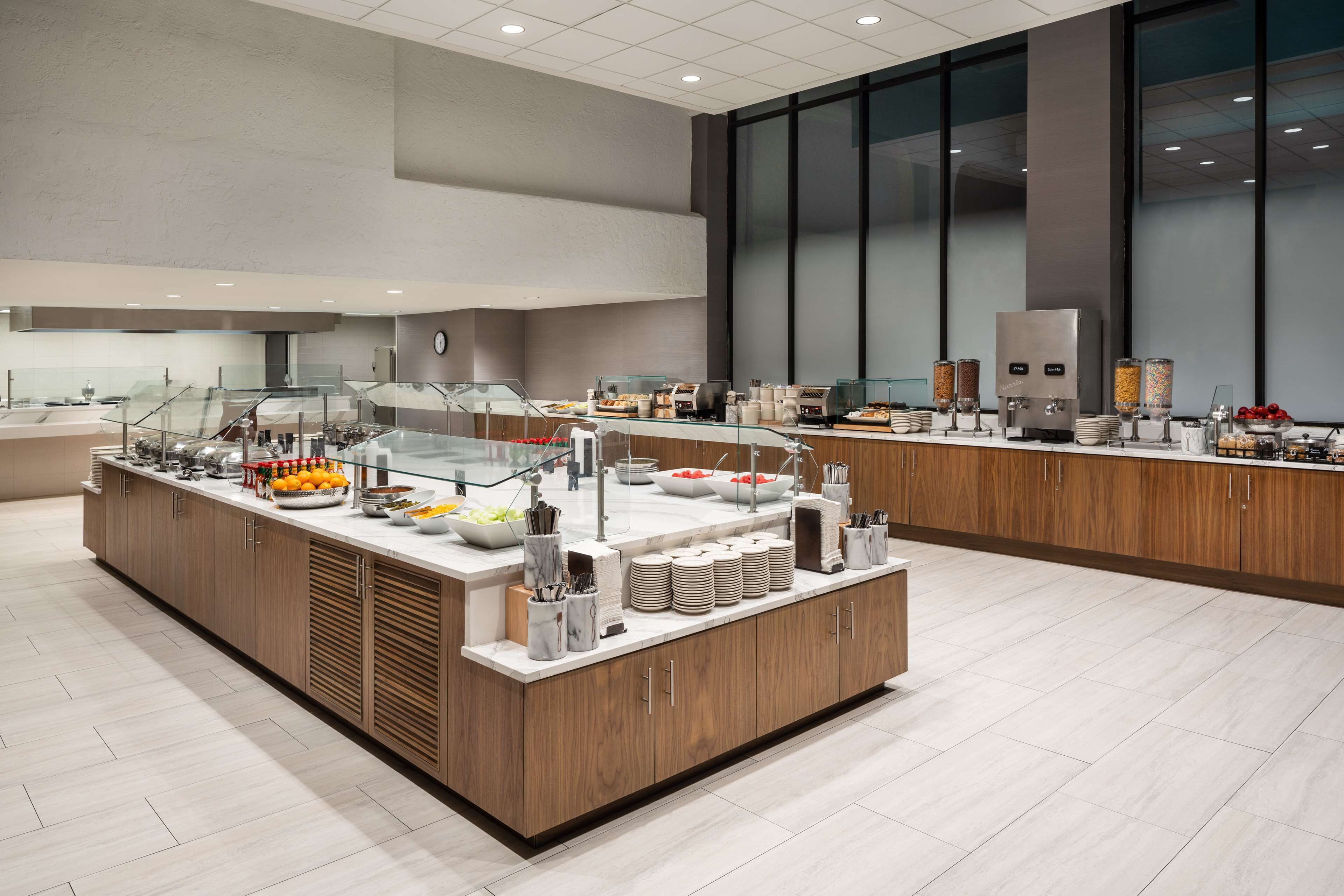 Inbegriffenes Frühstücksbuffet am Wochenende