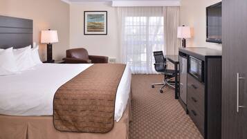 Desk, laptop workspace, iron/ironing board, free WiFi