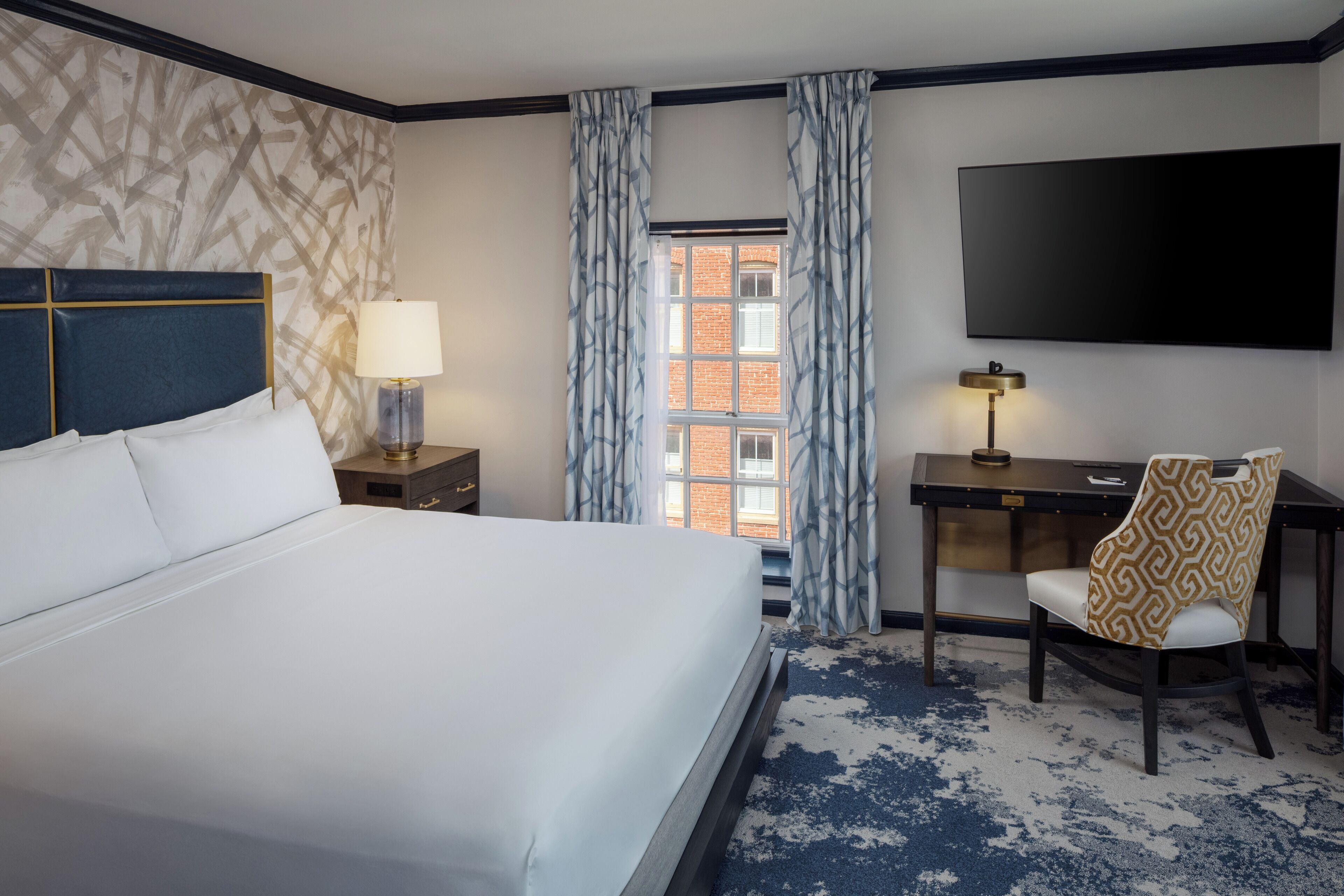 suite, 1 bedroom (parlor) | hypo-allergenic bedding, in-room safe, desk, laptop workspace