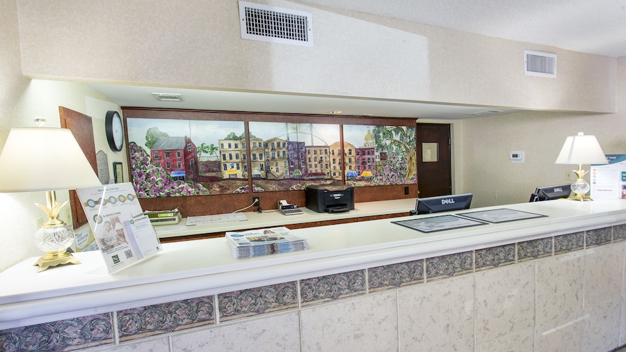 Quality Inn Savannah Historic District