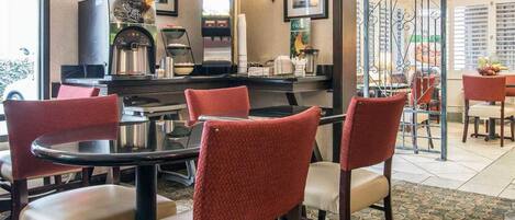 Desayuno continental incluido todos los días