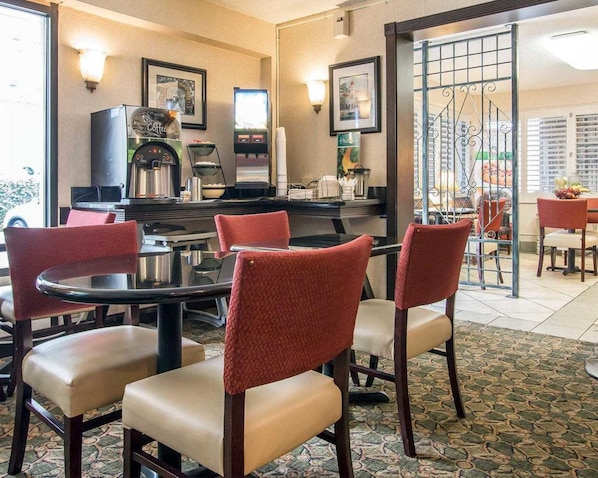 Free daily continental breakfast