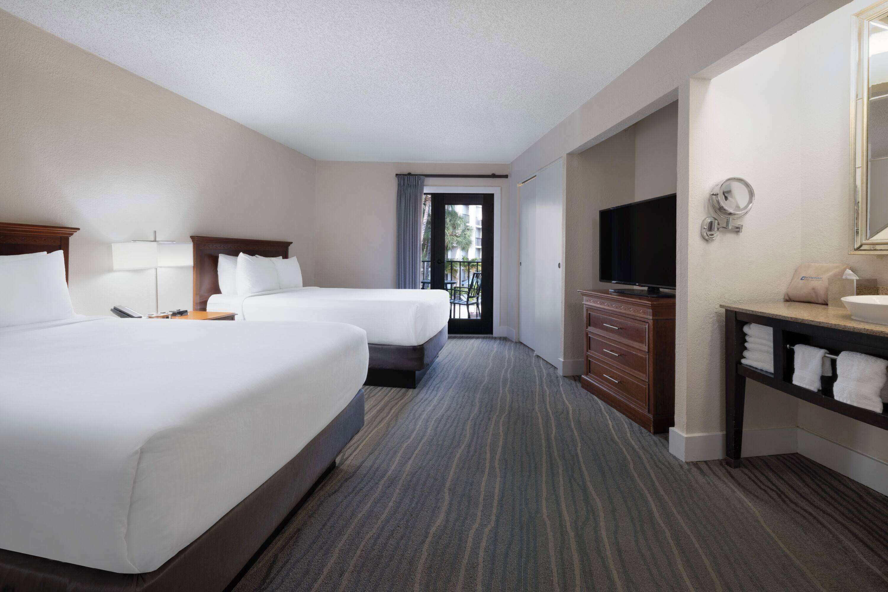 premium bedding, pillow-top beds, in-room safe, desk