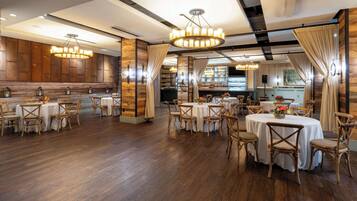 Breakfast, lunch, dinner served; farm to table cuisine, pool views