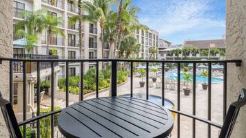 Studio Suite, 2 Double Beds, Non Smoking, Pool View | Premium bedding, pillowtop beds, in-room safe, desk