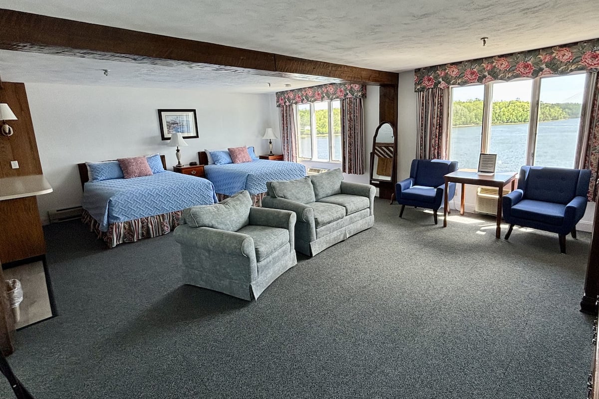 iron/ironing board, free wifi, bed sheets, alarm clocks