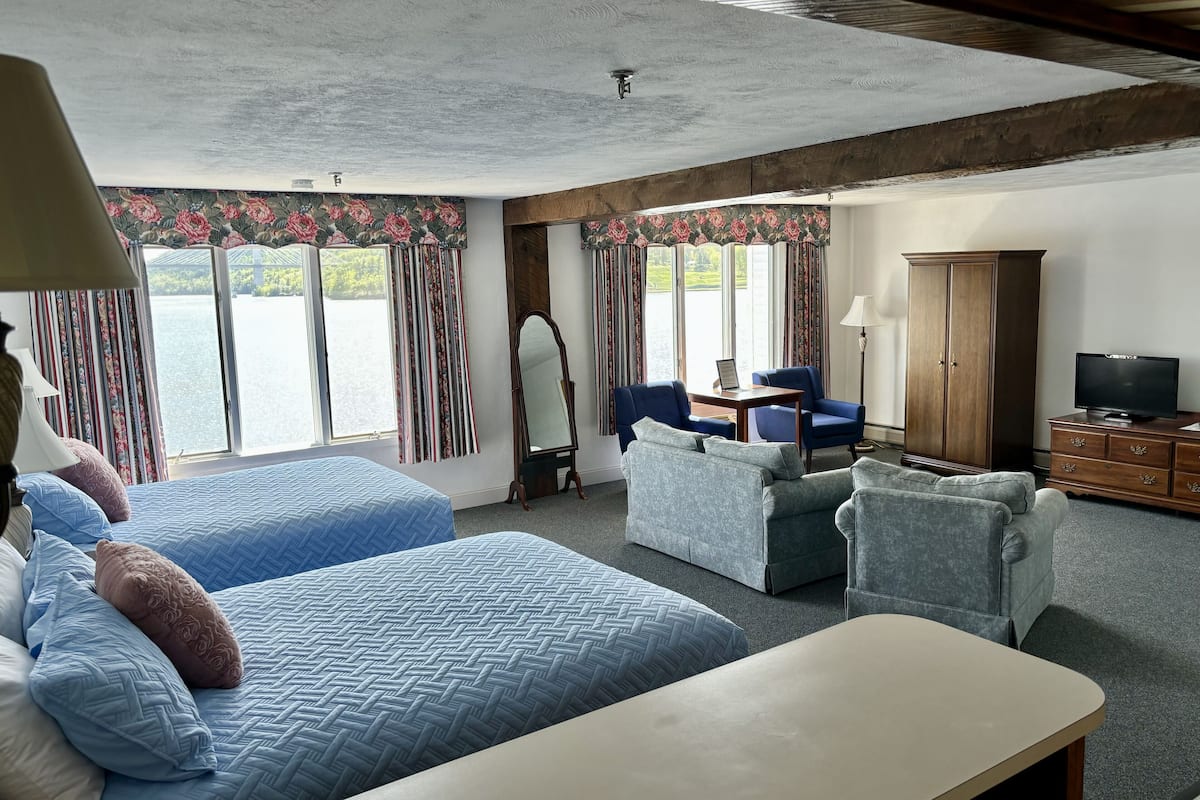 iron/ironing board, free wifi, bed sheets, alarm clocks