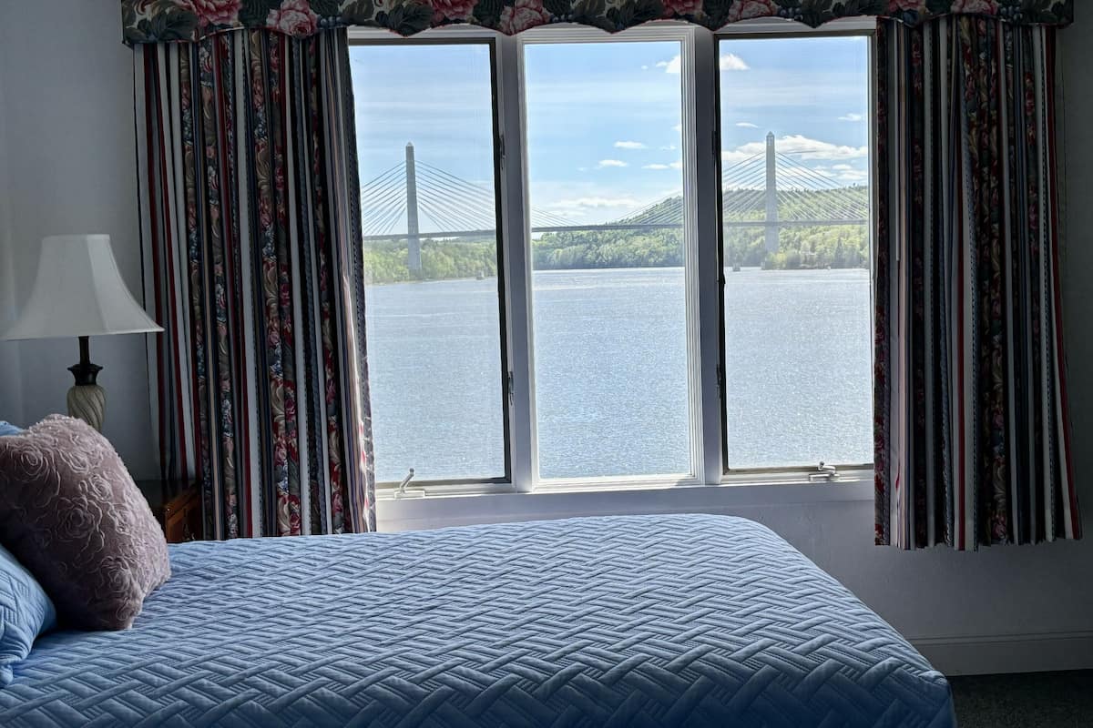 iron/ironing board, free wifi, bed sheets, alarm clocks