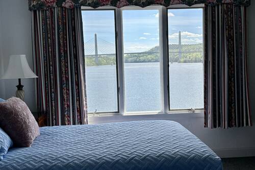 Iron/ironing board, free WiFi, bed sheets, alarm clocks