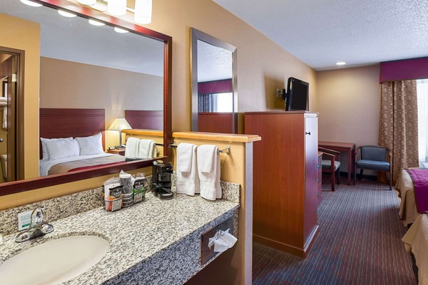 Standard Room, 2 Double Beds, Non Smoking | Premium bedding, in-room safe, desk, iron/ironing board