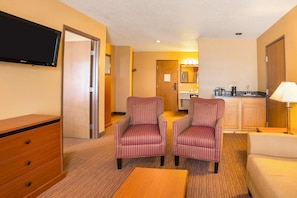 Premium bedding, in-room safe, desk, iron/ironing board