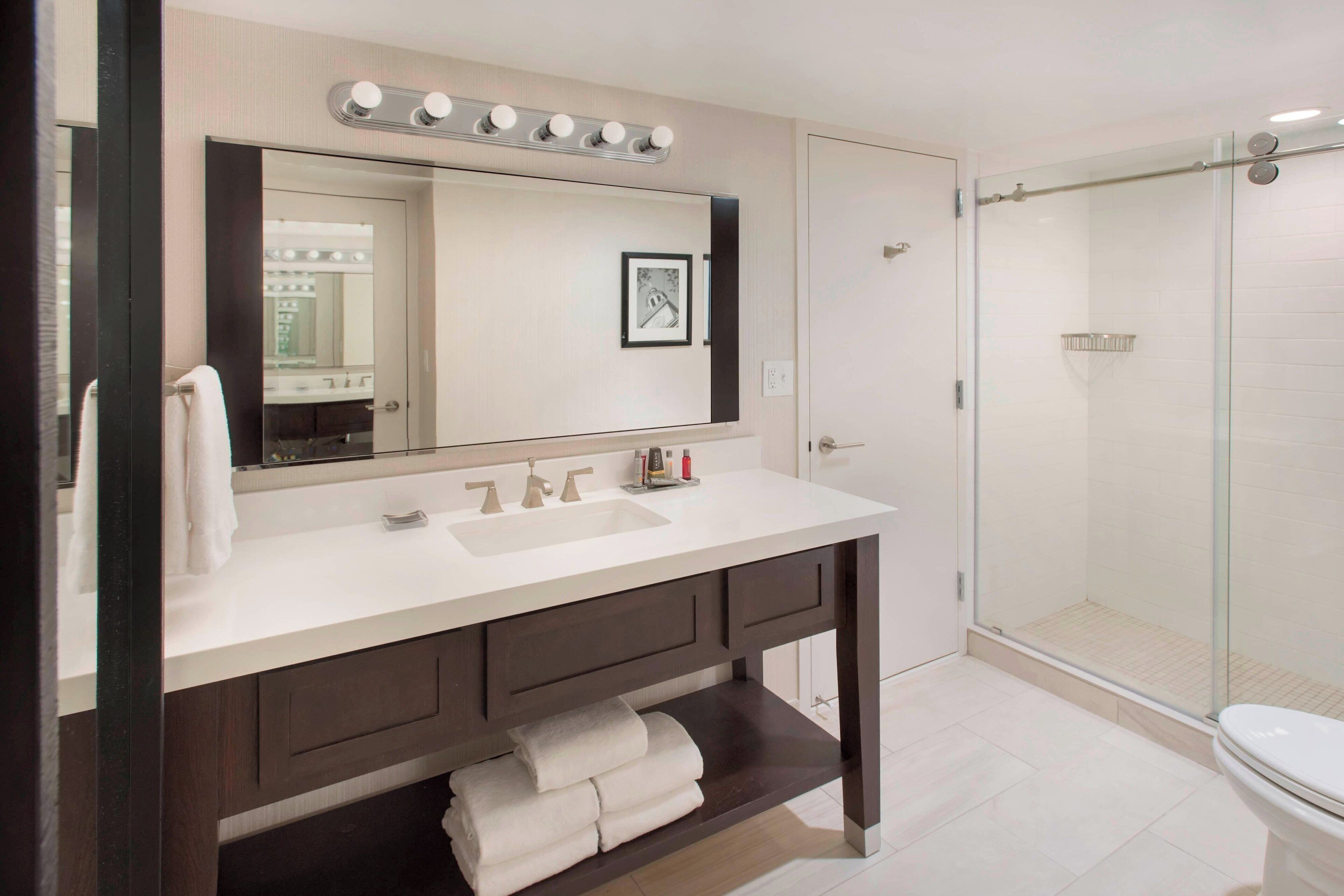 combined shower/bathtub, free toiletries, hair dryer, towels